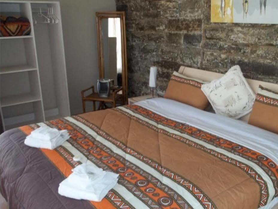 The Whitehouse Inn Sutherland Exterior foto